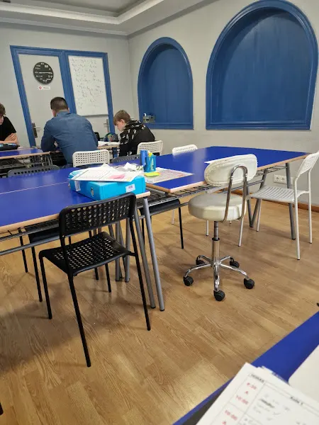 Centro de estudios Mayo - Centro educativo en Ferrol - foto 2