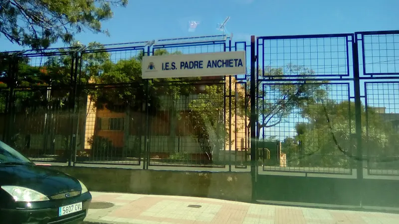IES Cruz Santa - Instituto de secundaria en Realejos (Los) - foto 2