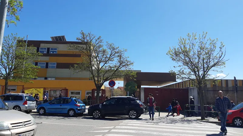 Institut Can Mas - Instituto de secundaria en Hospitalet de Llobregat (L) - foto 3