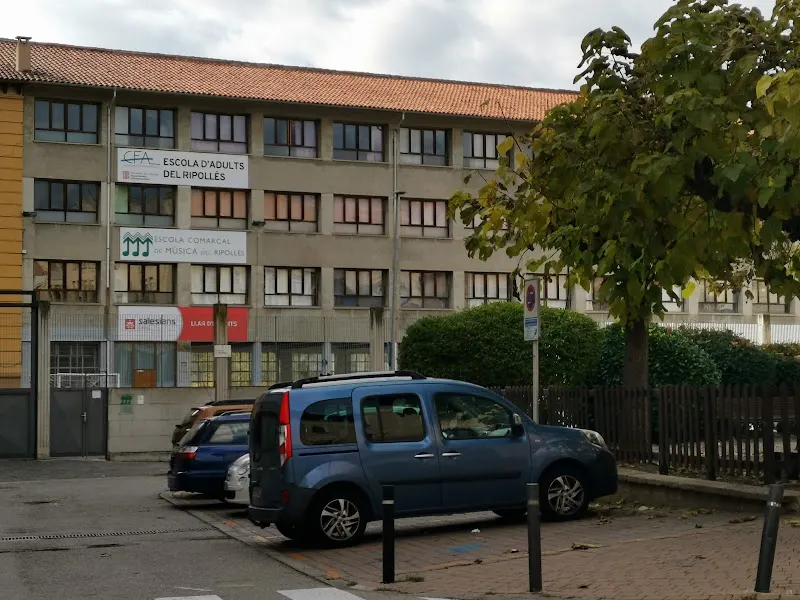 CFA Jaume Tuset - Escuela de educación para adultos en Hospitalet de Llobregat (L) - foto 2