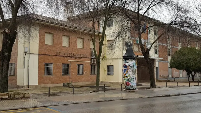 IES San Juan de la Cruz - Instituto de secundaria en Úbeda - foto 2
