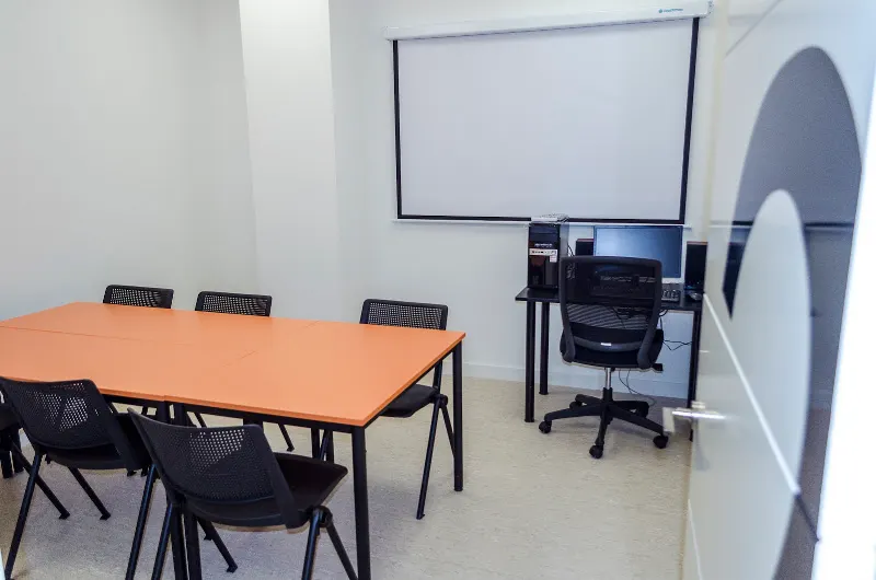 Academia T4 - Centro educativo en Tudela - foto 2