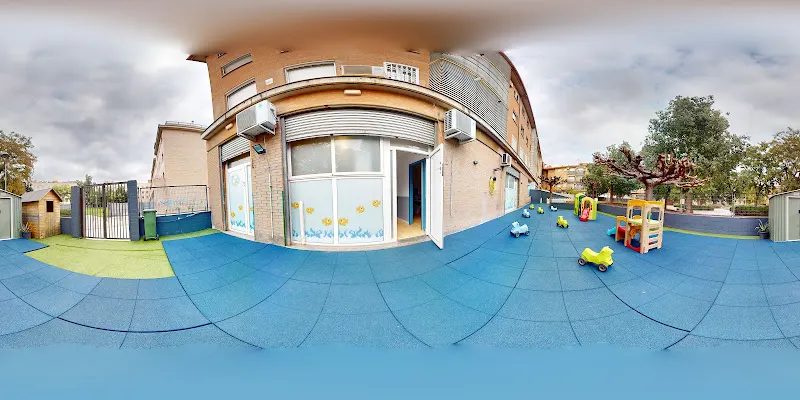 Escuela Infantil Nemomarlin Montcada - Guardería en Hospitalet de Llobregat (L) - foto 2