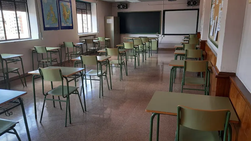Escuela Oficial de Idiomas de Aranda de Duero - Centro educativo en Aranda de Duero - foto 2