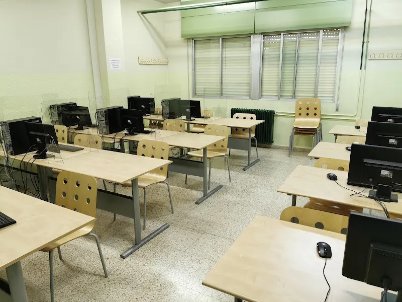 IES San Juan Bautista - Instituto de secundaria en Madrid - foto 2