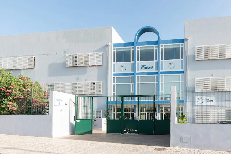 Morna Valley School - Instituto de secundaria en Santa Eulalia del Río - foto 2