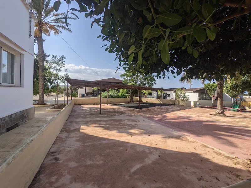 Morna Valley School - Instituto de secundaria en Santa Eulalia del Río - foto 3