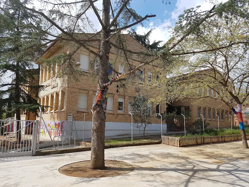 Instituto Escuela Can Llobet - Institución educativa en Santa Coloma de Gramenet - foto 2