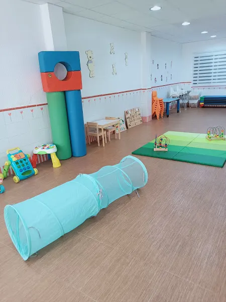 Escuela Infantil Mestra Cati Alonso - Guardería en Xirivella - foto 3