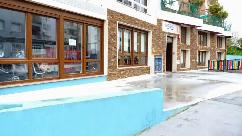 Rosa Escola Infantil dos Cativos - Guardería en Ribeira - foto 2