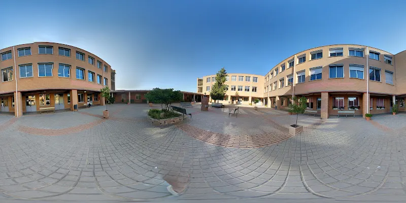 Institut Públic Premià de Mar - Instituto de secundaria en Premiá de Mar - foto 2