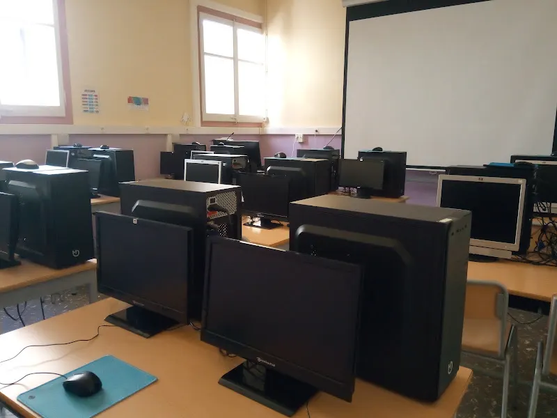 CFA Públic Premià de Mar - Escuela de educación para adultos en Premiá de Mar - foto 2
