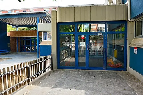 Llar d'Infants Nins - Guardería en Santa Perpetua de Mogoda - foto 3