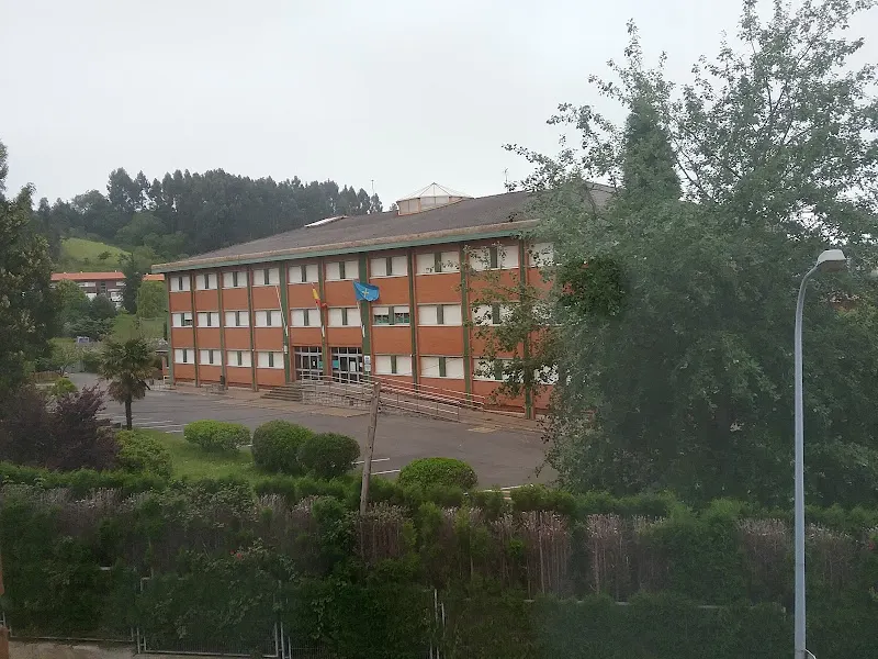 Colegio Público El Vallín - Castrillón