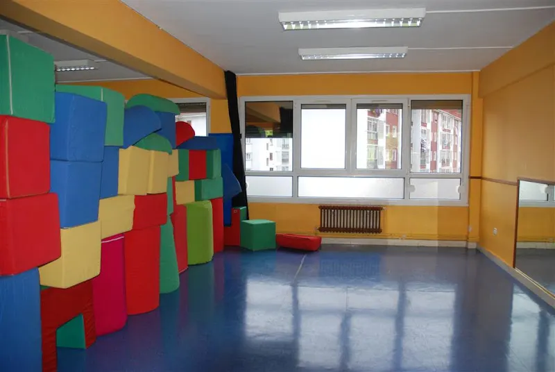 Arrasateko Herri Eskola HH eta Haurreskola. Bedoñabe - Arrasate/Mondragon