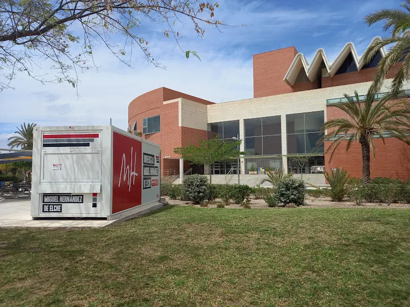 Universidad Miguel Hernández (UMH) - Universidad pública en Sant Joan dAlacant - foto 2