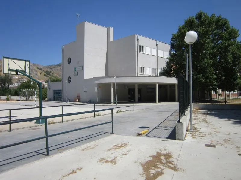 I.E.S. Alfaguara - Instituto de secundaria en Loja - foto 2