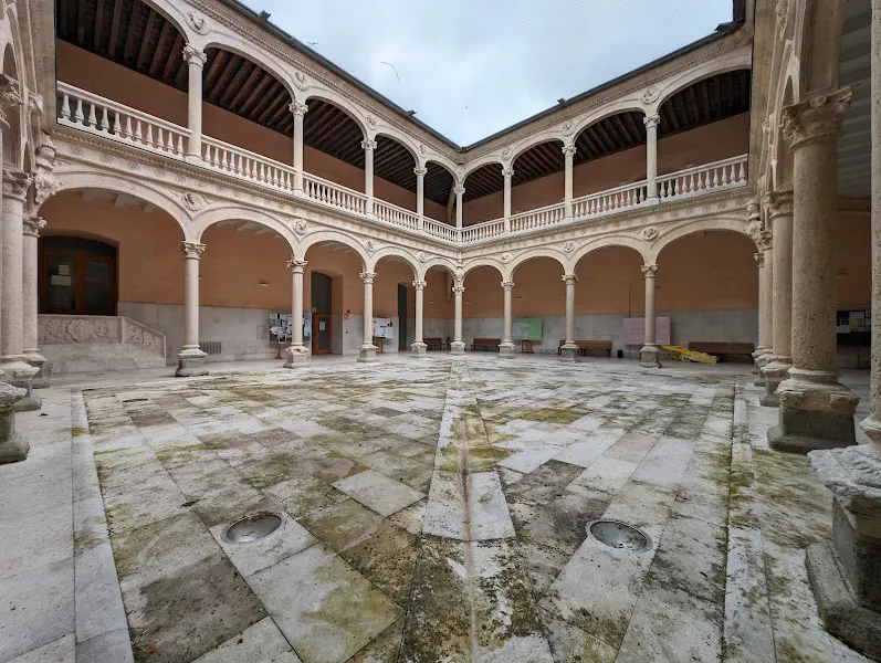 IES Emperador Carlos - Instituto de secundaria en Medina del Campo - foto 3