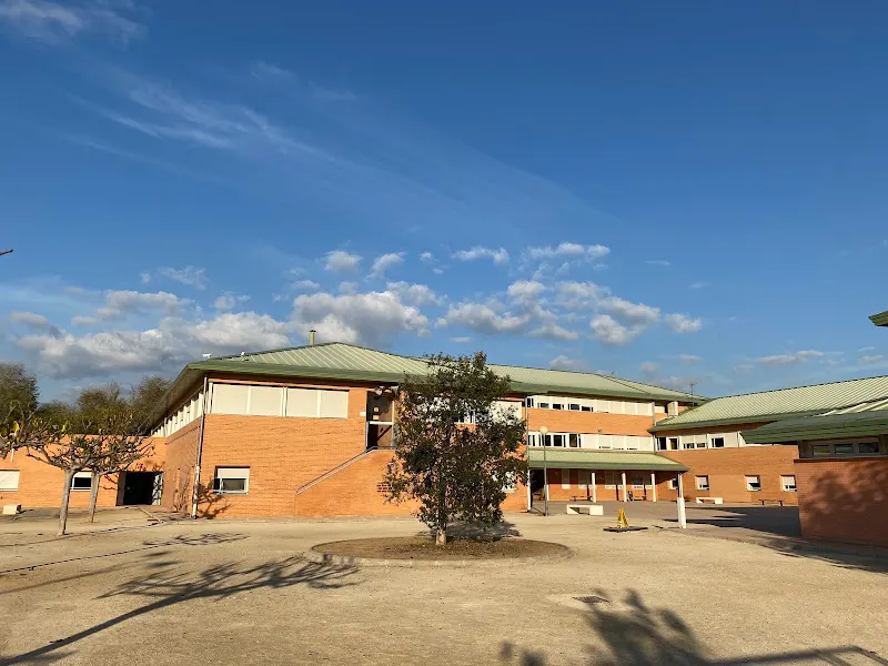 IES Pla de Nadal - Instituto de secundaria en Riba-roja de Turia - foto 2
