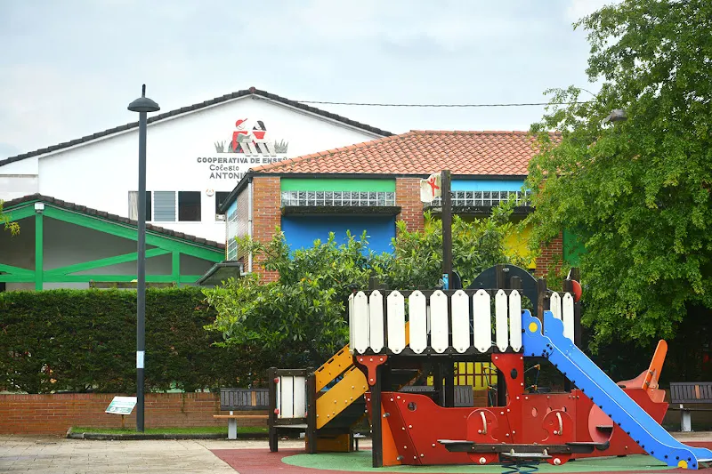 Colegio Concertado Antonio Robinet - Pielagos
