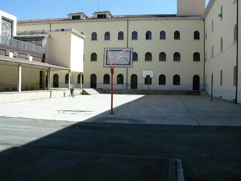 Colegio Regina Pacis - Burlada