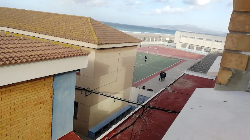 Instituto de Educación Secundaria Almadraba - Instituto de secundaria en Tarifa - foto 3