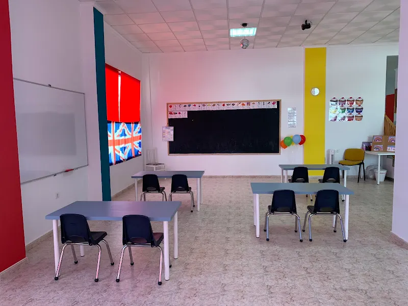 MOONLIGHT SCHOOL OF ENGLISH ACADEMIA - Centro educativo en Huercal-Overa - foto 2