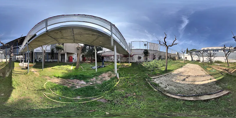 Instituto Torre de Malla - Instituto de secundaria en Santa Coloma de Gramenet - foto 2
