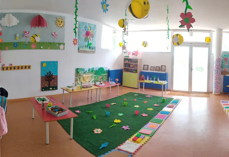 Centro de Atención a la Infancia "La Casita" - Guardería en Mula - foto 2