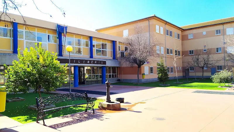 Instituto de Educación Secundaria Ilíberis - Instituto de secundaria en Atarfe - foto 2