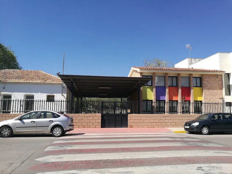 Escuela Infantil De Primer Ciclo Municipal La Torreta - Colegio público en Canals - foto 2