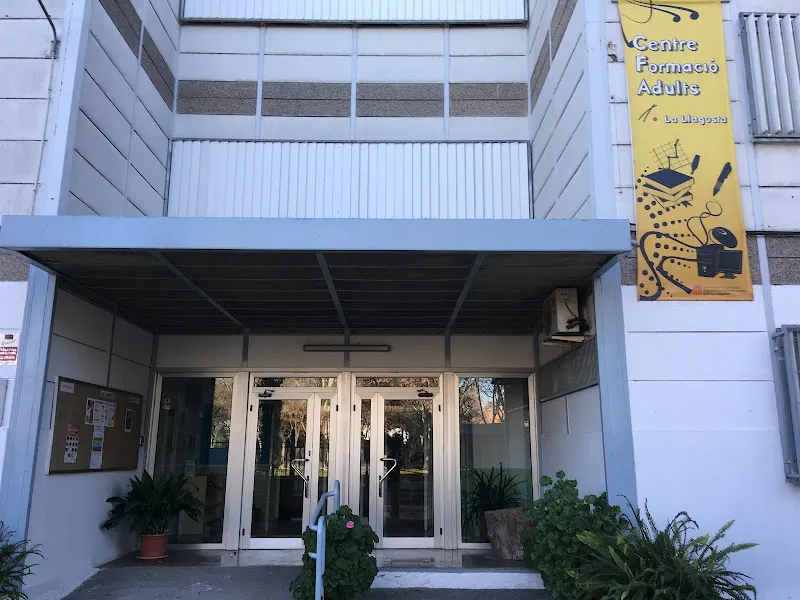 CFA La Llagosta (centre públic) - Escuela de educación para adultos en Llagosta (La) - foto 3