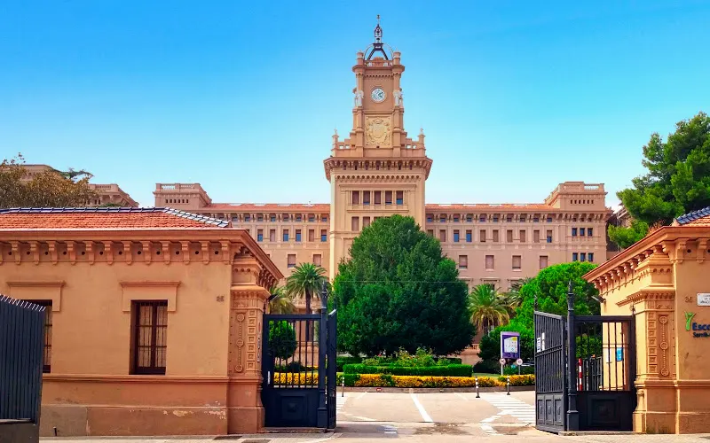 Escola Pia de Sarrià - Instituto de secundaria en Barcelona - foto 3