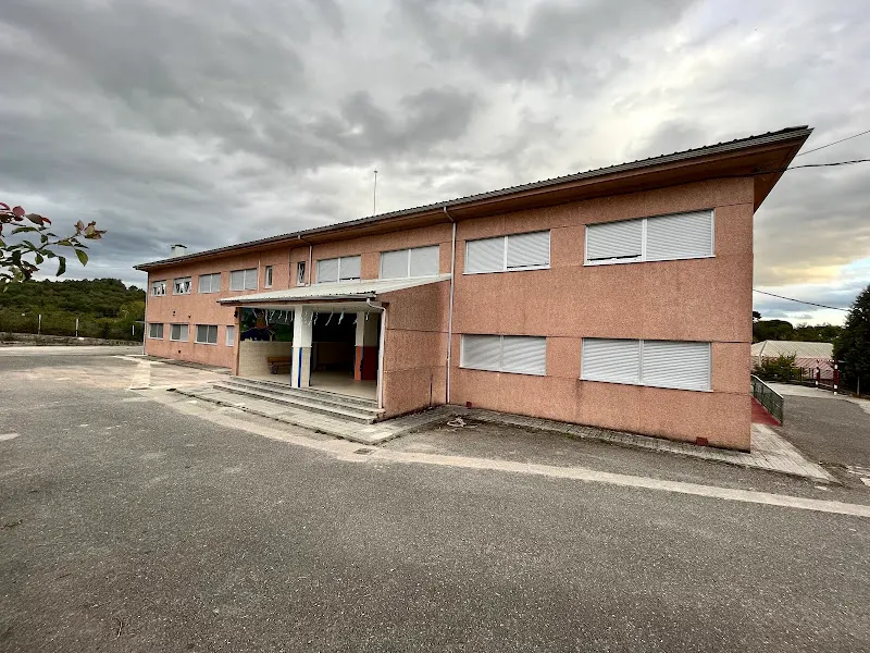 Colexio Público Rosalía de Castro - Colegio público en Boveda - foto 2