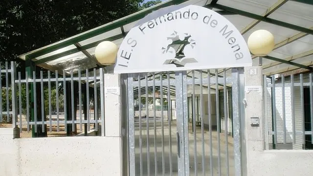 Fernando de Mena - Instituto de secundaria en Socuellamos - foto 2