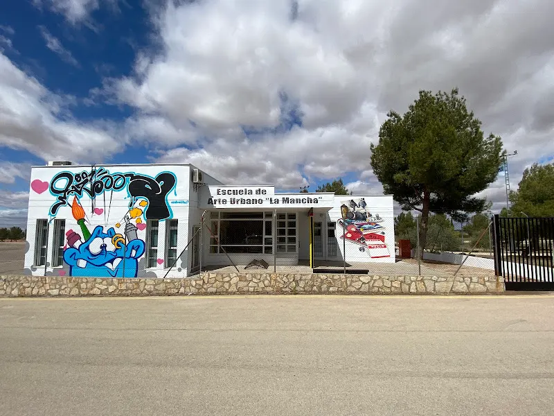 Escuela de Arte Urbano "La Mancha" - Centro educativo en Quintanar de la Orden - foto 2