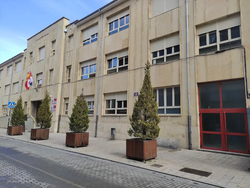 Centro Público de Educación de Personas Adultas Lyda - Colegio público en Astorga - foto 2