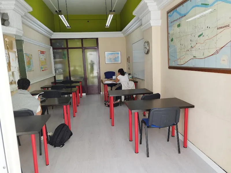 IES María Telo - Instituto de secundaria en Corrales de Buelna (Los) - foto 2