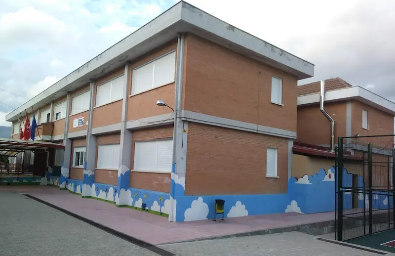 Colegio Público Número Ii - Colegio público en Moralzarzal - foto 3