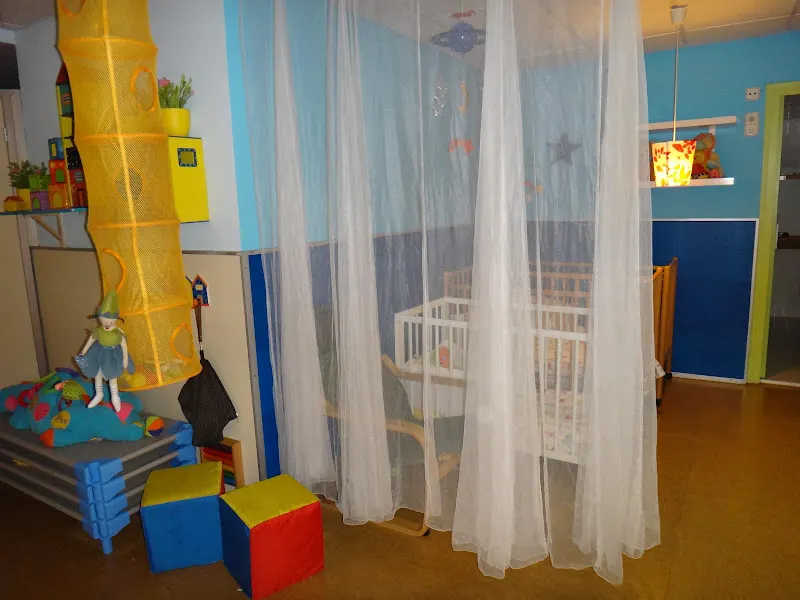 Escola Bressol Mon petit municipal - Guardería en Abrera - foto 2
