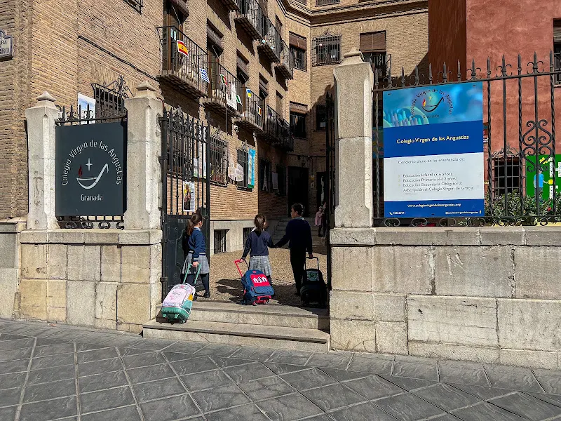 Colegio Público Ntra Sra De Las Angustias - Colegio público en Huetor Vega - foto 2