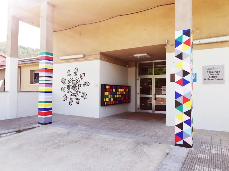 Centro de Educación Especial Doctor Ramon Suriñach - Colegio público en Ripoll - foto 2