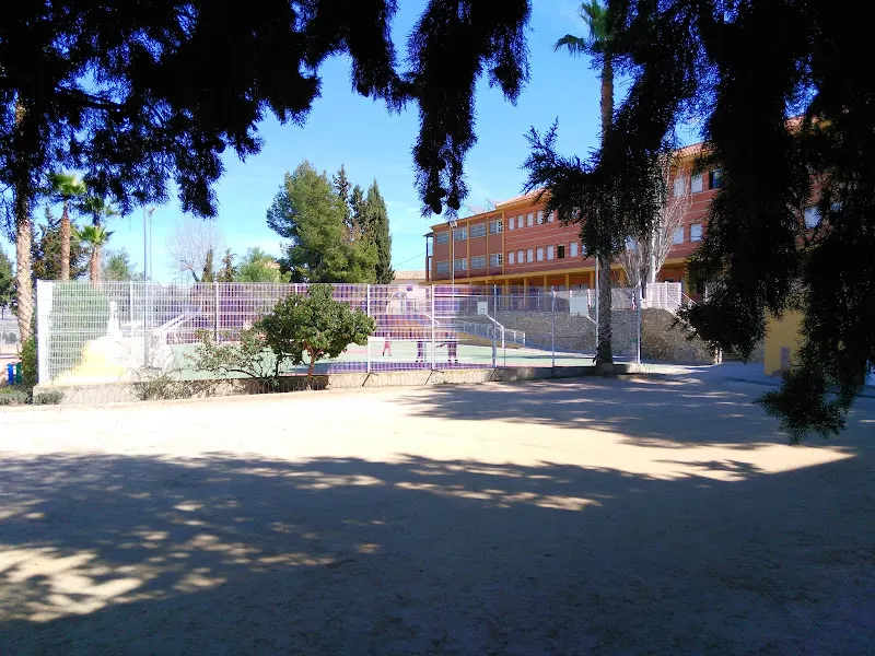 Escuela Municipal De Educación Infantil Colores - Colegio público en Calasparra - foto 3