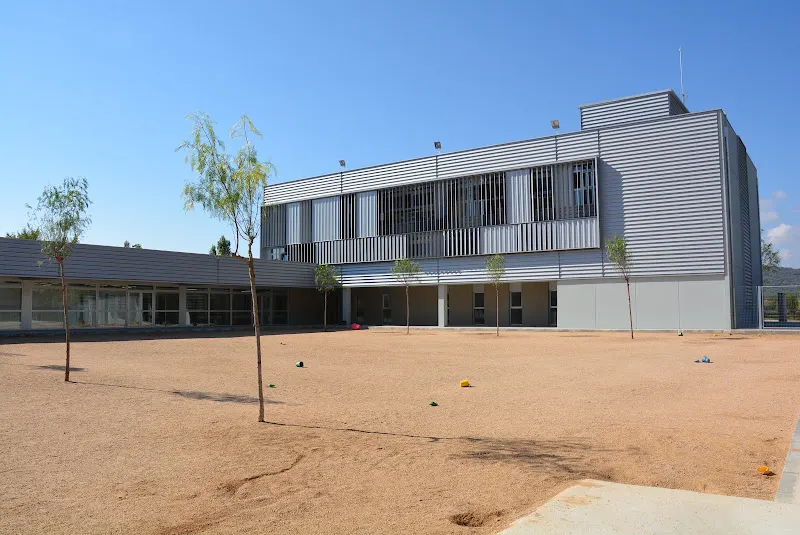Escuela La Sínia - Colegio público en Palamós - foto 2