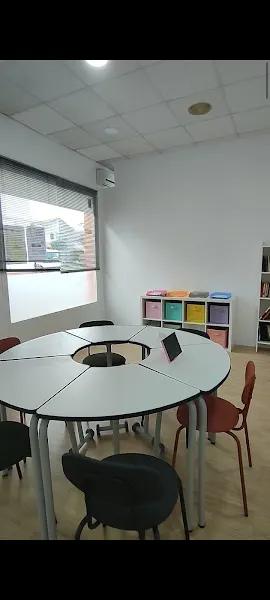 Tuthot - Centro educativo en Palma del Condado (La) - foto 2