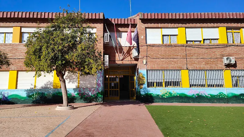 Colegio Público Diego Martínez Rico - Colegio público en Ceuti - foto 2