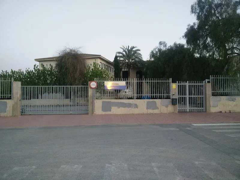 IES Felipe de Borbón - Instituto de secundaria en Ceuti - foto 2