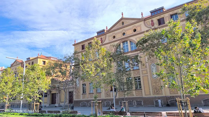 Escuela Ramón Llull