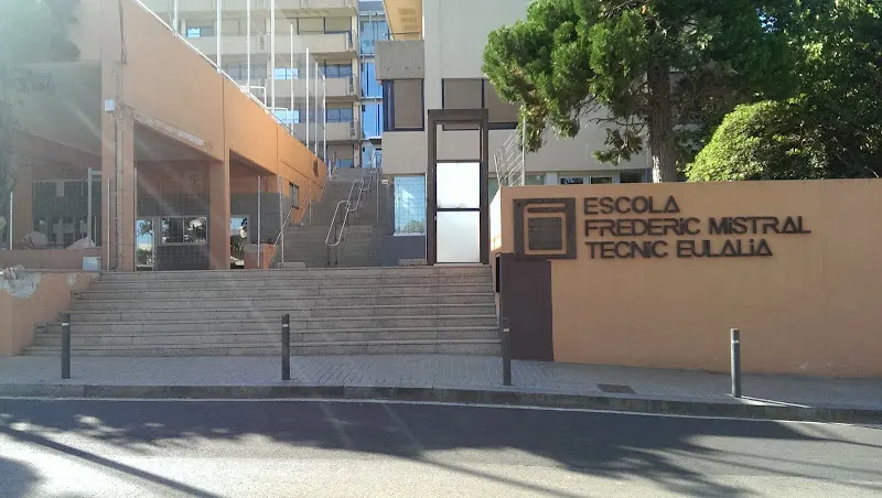 Escuela Frederic Mistral - Tècnic Eulàlia (Tibidabo) - Centro educativo en Barcelona - foto 3