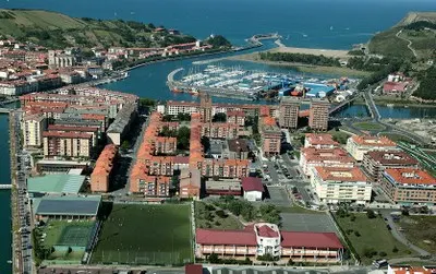 Zumaiko Bigarren Hezkuntza Institutoa / IES - Instituto de secundaria en Zumaia - foto 2